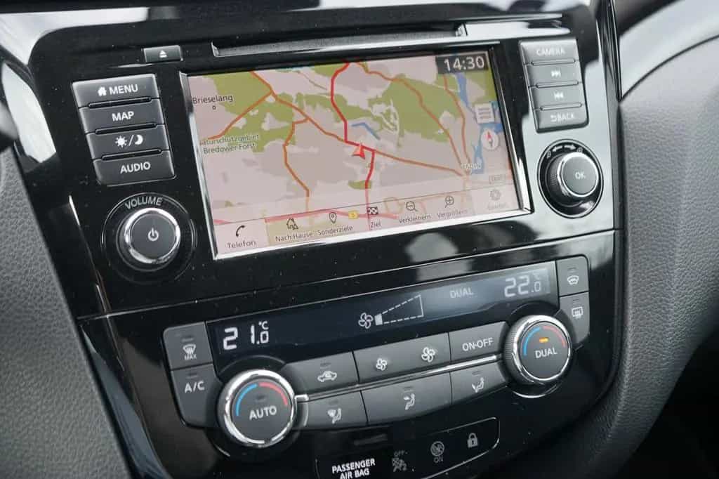 Nissan Qashqai 1.3 DIG-T DCT 159PS N-CONNECTA 12/2019-photo-3