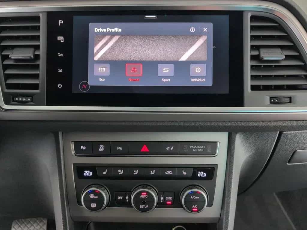 Seat Ateca 1.5 TSI DSG XPERIENCE Navi CarPlay Allwett 10/2024-photo-36