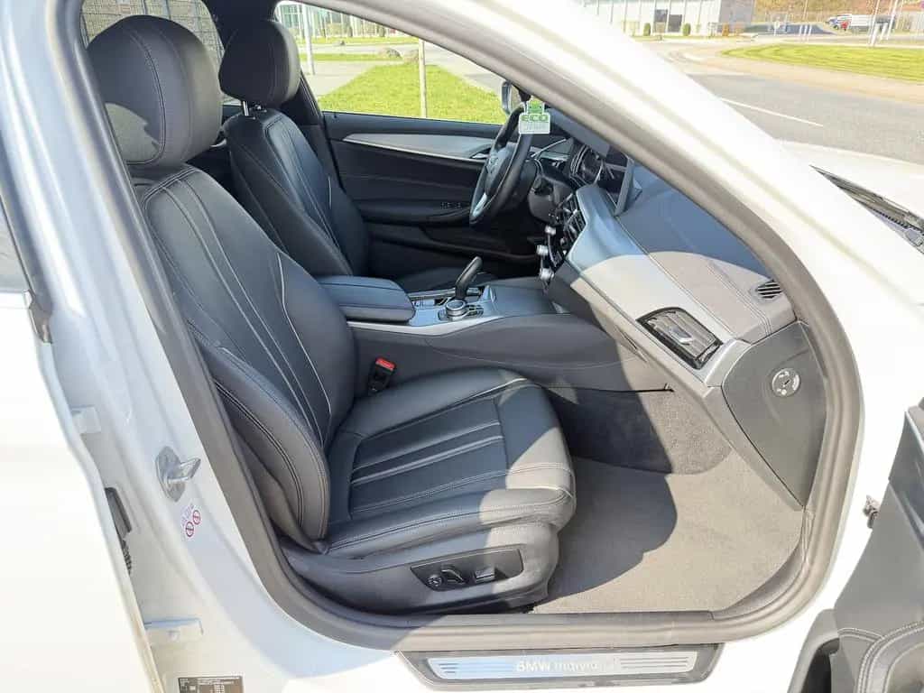 BMW 5 Series 530i Luxury Line Aut. Navi+Led+Pano+Ahk+Kamera 03/2020-photo-11