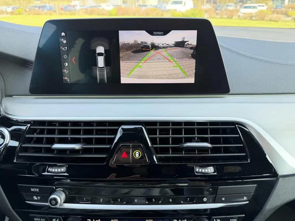 BMW 5 Series 530i Luxury Line Aut. Navi+Led+Pano+Ahk+Kamera 03/2020-photo-13