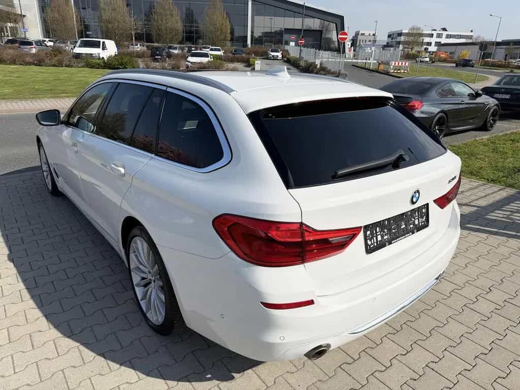 BMW 5 Series 530i Luxury Line Aut. Navi+Led+Pano+Ahk+Kamera 03/2020-photo-7