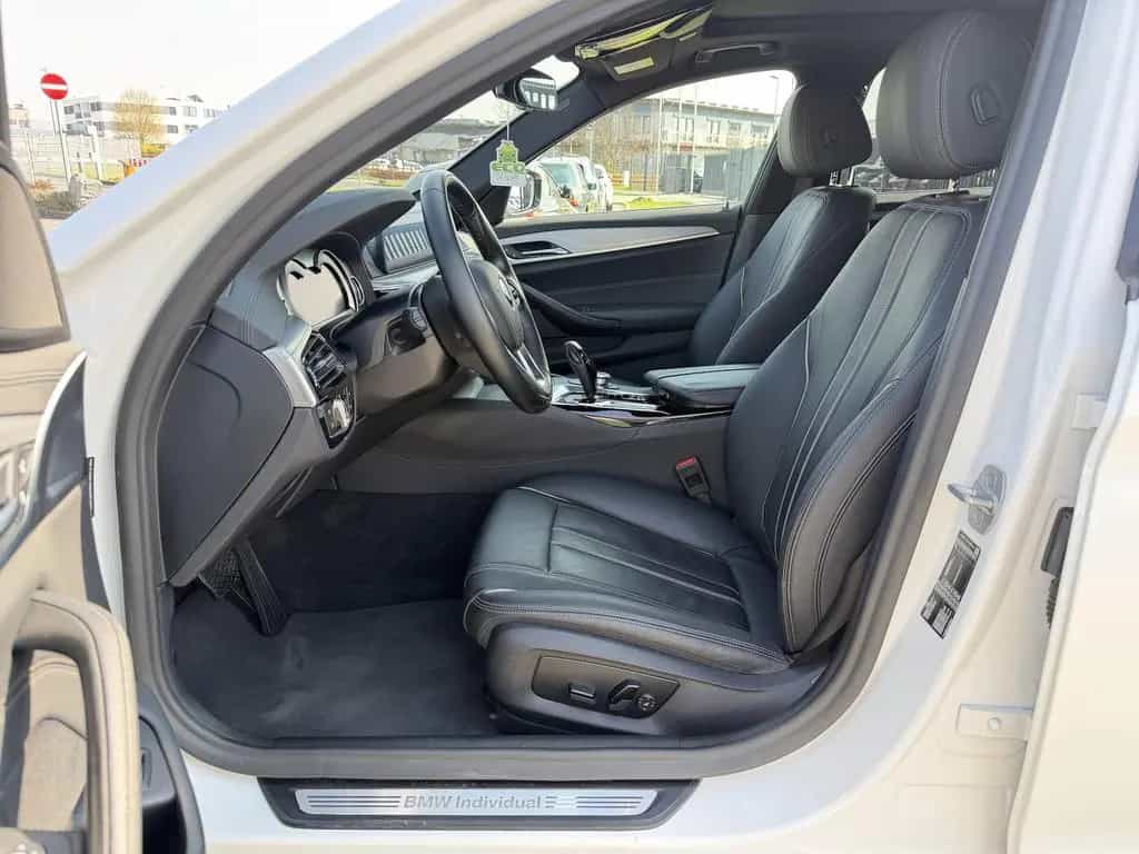 BMW 5 Series 530i Luxury Line Aut. Navi+Led+Pano+Ahk+Kamera 03/2020-photo-8