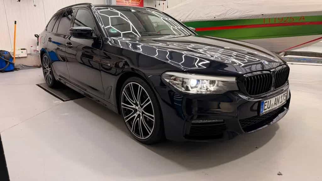 BMW 5 Series 530i xDrive Touring A -M Packet 12/2019-photo-1