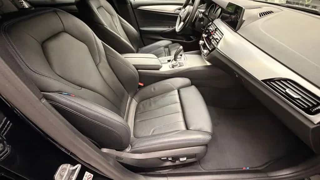 BMW 5 Series 530i xDrive Touring A -M Packet 12/2019-photo-6