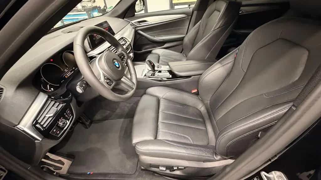 BMW 5 Series 530i xDrive Touring A -M Packet 12/2019-photo-9