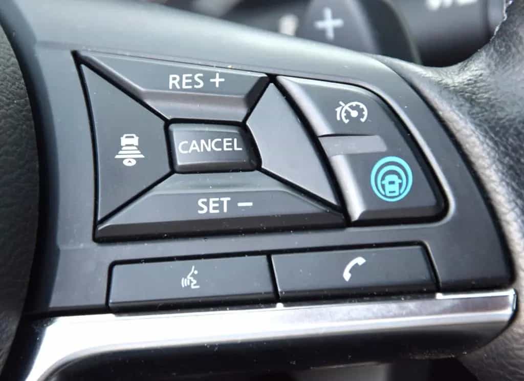 Nissan Juke Tekna Automatik Leder AHK 06/2023-photo-14