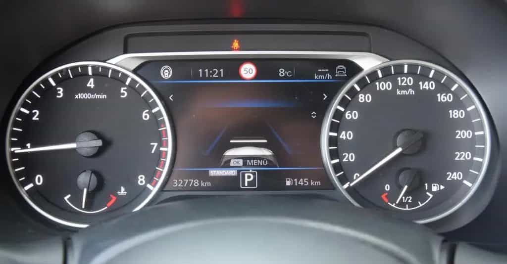 Nissan Juke Tekna Automatik Leder AHK 06/2023-photo-21