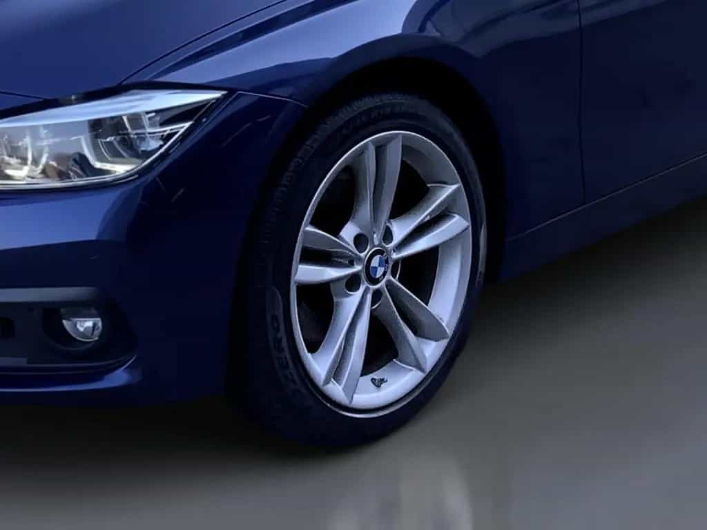 BMW 3 Series 330i SDach+HuD+Leder+NAVI+AUT+Distr+Facelift 09/2018-photo-19