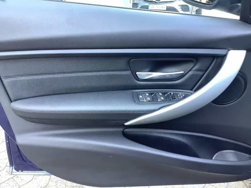 BMW 3 Series 330i SDach+HuD+Leder+NAVI+AUT+Distr+Facelift 09/2018-photo-5