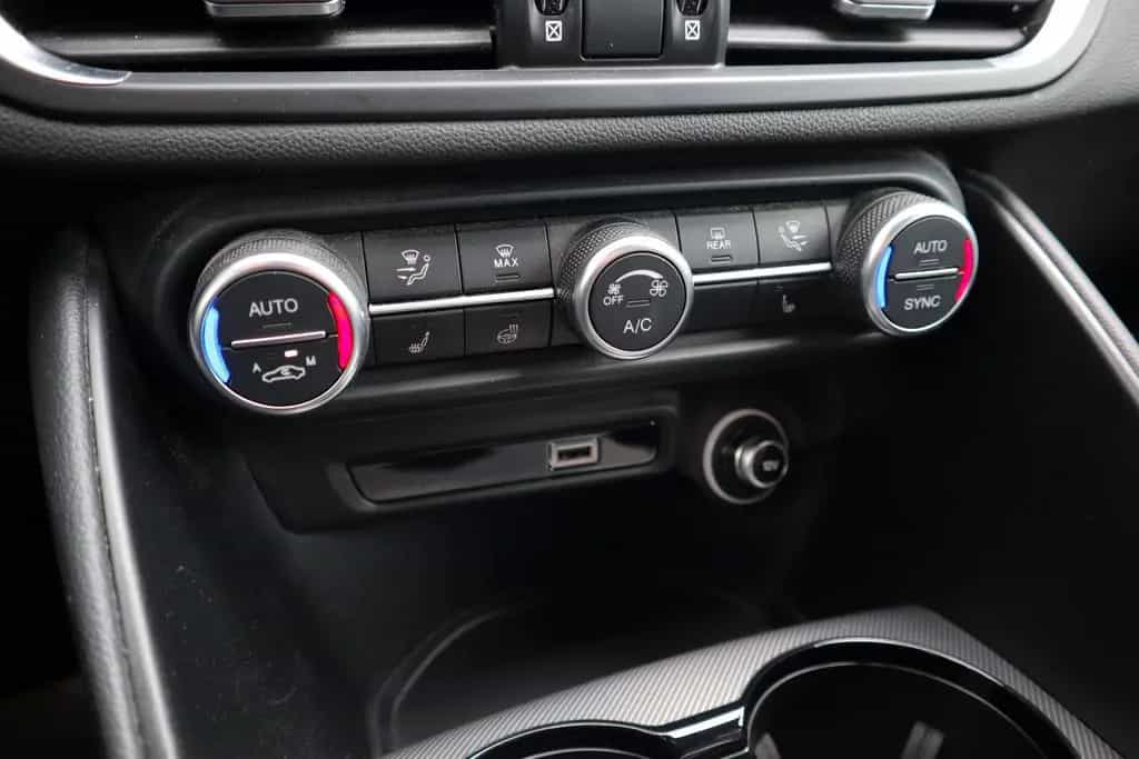 Alfa Romeo Giulia Tributo Ital.Q4*AHK*Veloce*20ZOLL*abn.AHK 06/2024-photo-14