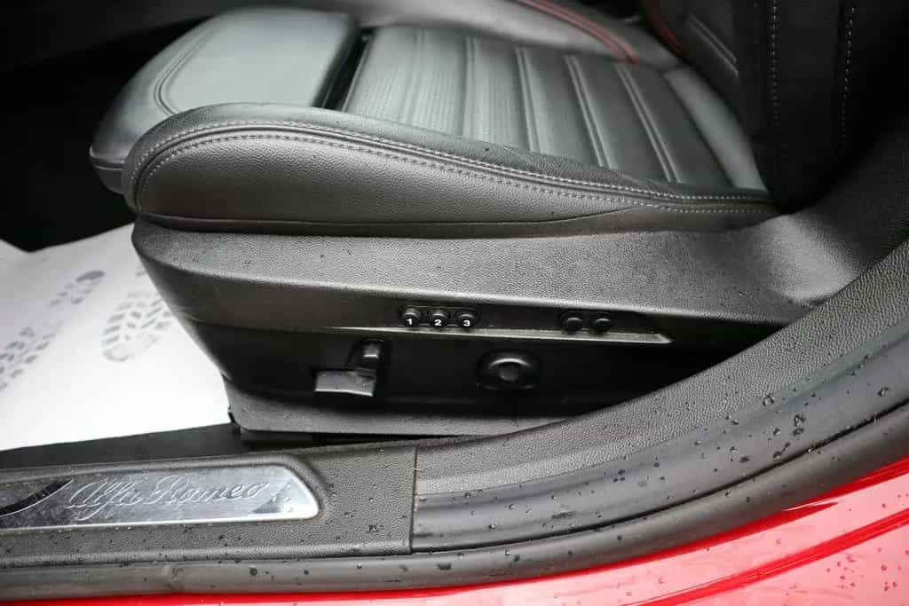 Alfa Romeo Giulia Tributo Ital.Q4*AHK*Veloce*20ZOLL*abn.AHK 06/2024-photo-7