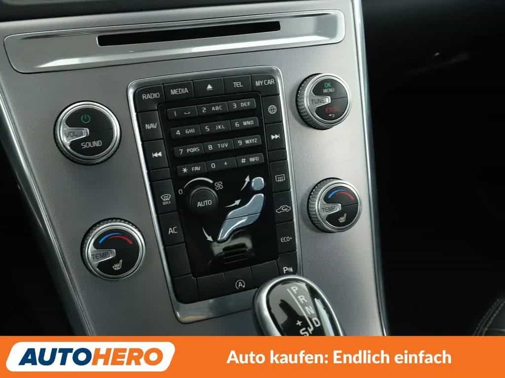 Volvo 2.0 D4 Summum 2WD Aut.*NAV*XENON*TEMP*PDC*SHZ* 09/2016-photo-22