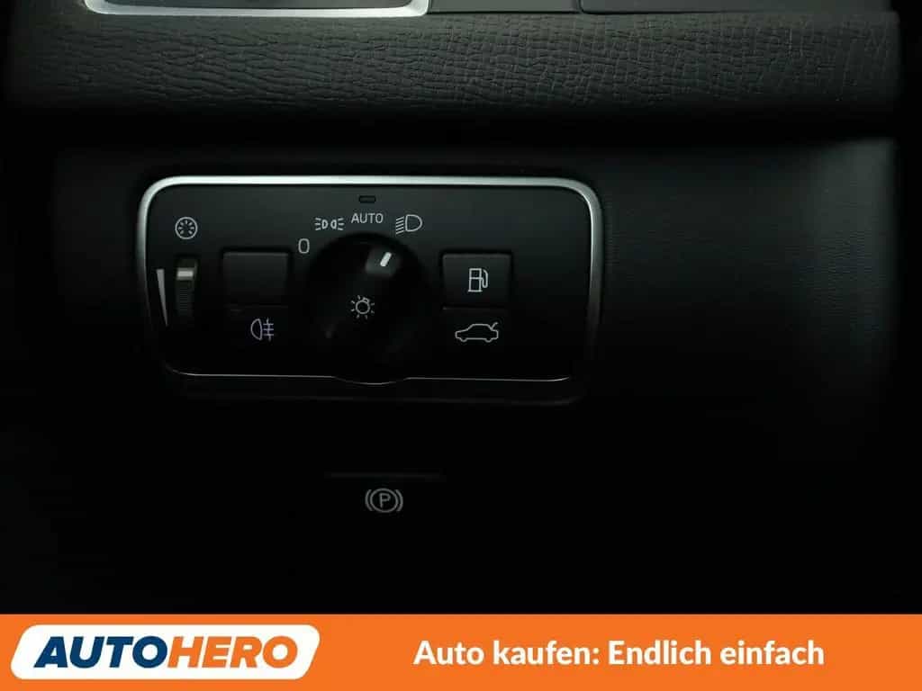 Volvo 2.0 D4 Summum 2WD Aut.*NAV*XENON*TEMP*PDC*SHZ* 09/2016-photo-25