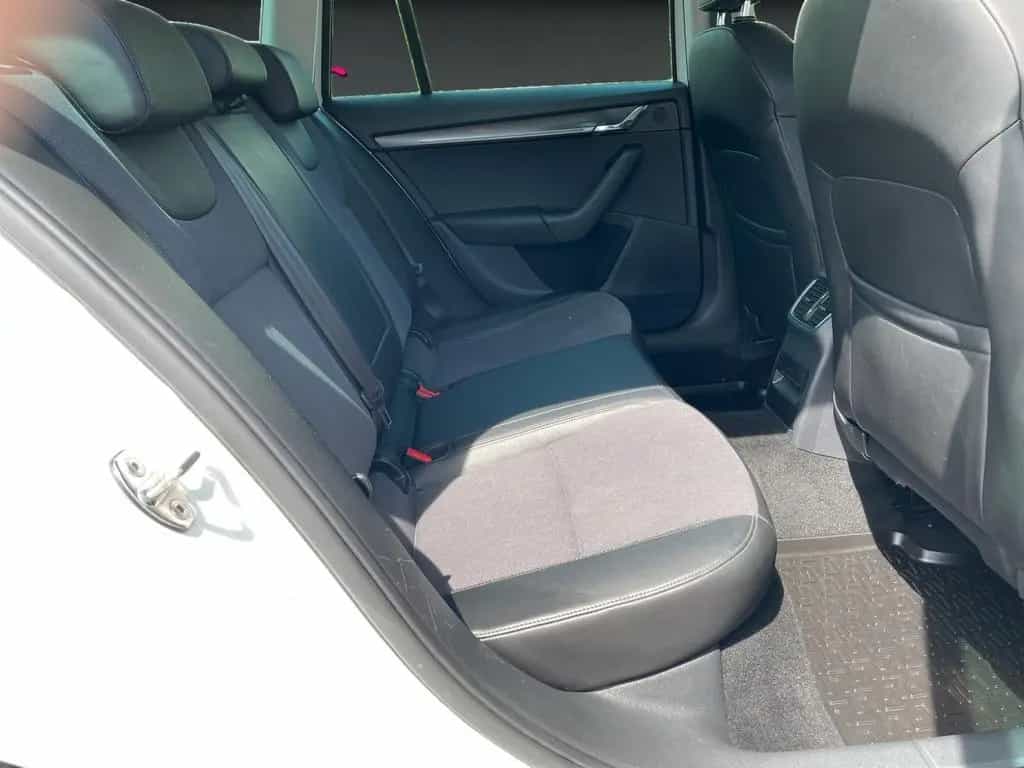 Skoda Octavia STYLE COMBI 190 PS ( *SITZHEIZUNG*LED* ) 11/2018-photo-12