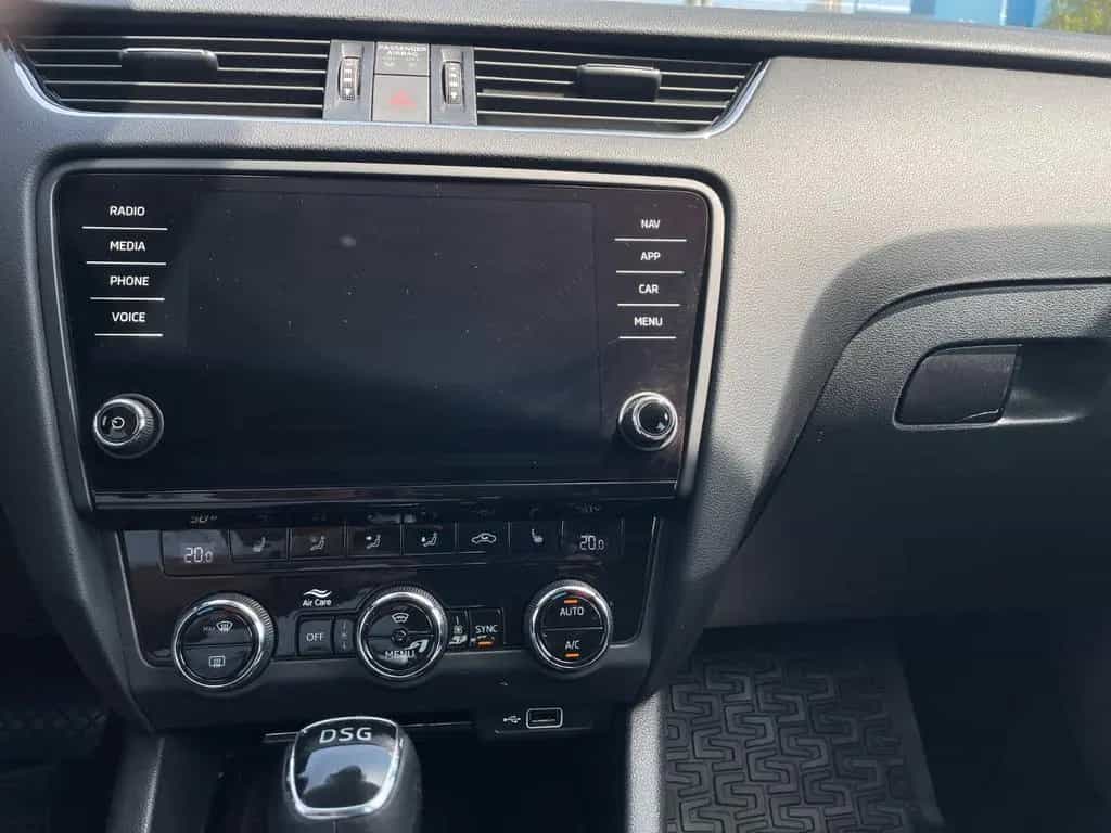 Skoda Octavia STYLE COMBI 190 PS ( *SITZHEIZUNG*LED* ) 11/2018-photo-8