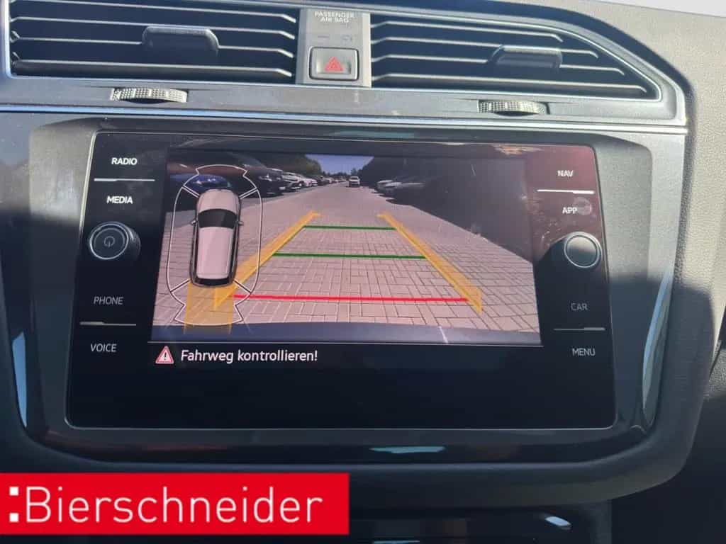 Volkswagen Tiguan 2.0 TSI DSG 4Mo. Elegance PANO AHK KAMERA 10/2021-photo-25