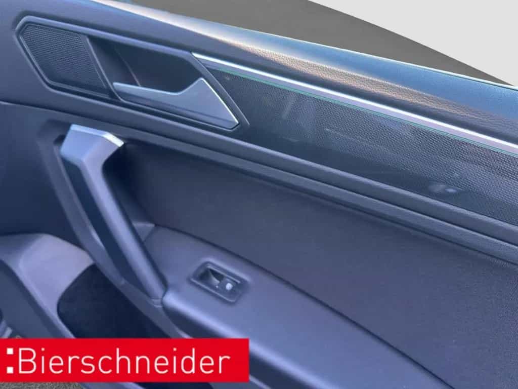 Volkswagen Tiguan 2.0 TSI DSG 4Mo. Elegance PANO AHK KAMERA 10/2021-photo-30