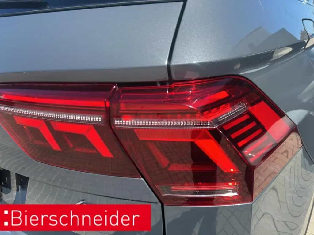 Volkswagen Tiguan 2.0 TSI DSG 4Mo. Elegance PANO AHK KAMERA 10/2021-photo-36