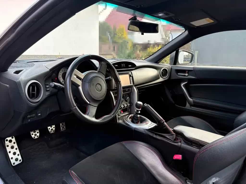 Toyota GT86 11/2012-photo-5
