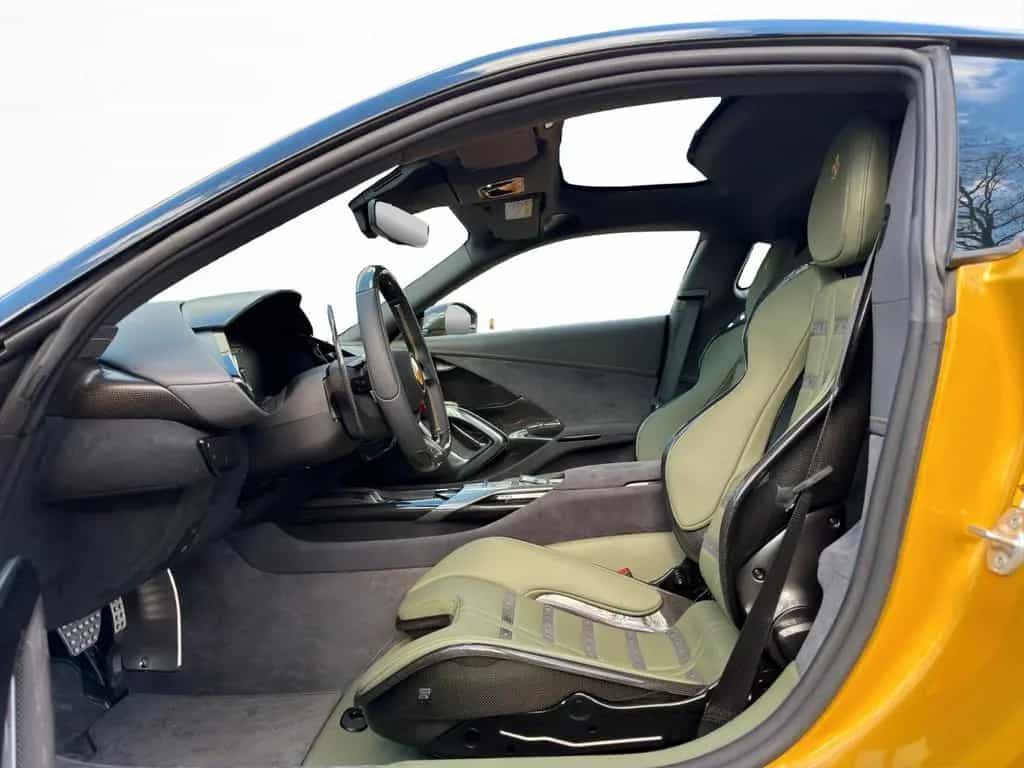 Ferrari 12Cilindri / Full Carbon / Very high SPEC 02/2025-photo-10