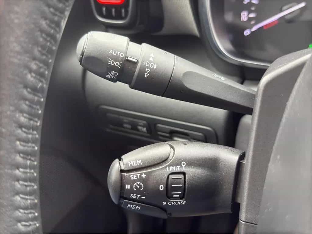 Citroën C3 Aircross PT110 EAT6 Shine Pano/Navi/Cam 10/2018-photo-30