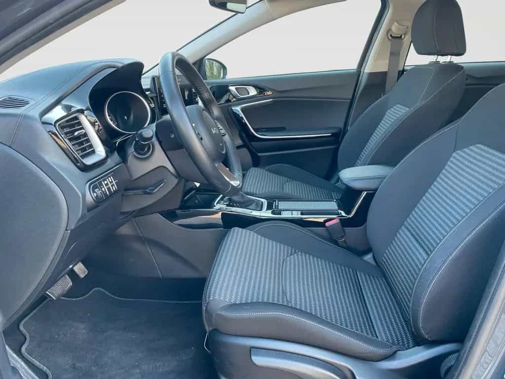 Kia cee'd Sportswagon cee'd SW 1.5 T-GDI Vision DCT SHZ PDC NAV KAM 11/2022-photo-9