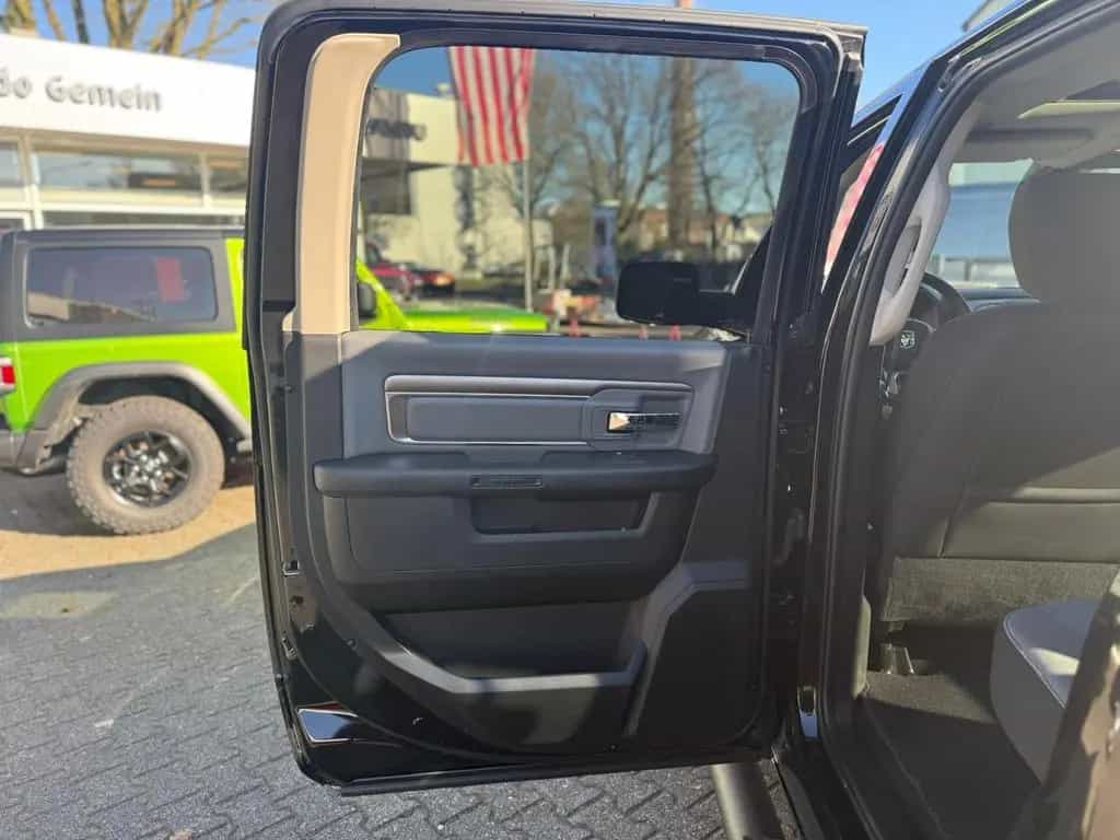 Dodge RAM 1500 SLT Classic 5.7 V8 4x4 unfallfrei 1.HD 08/2024-photo-14