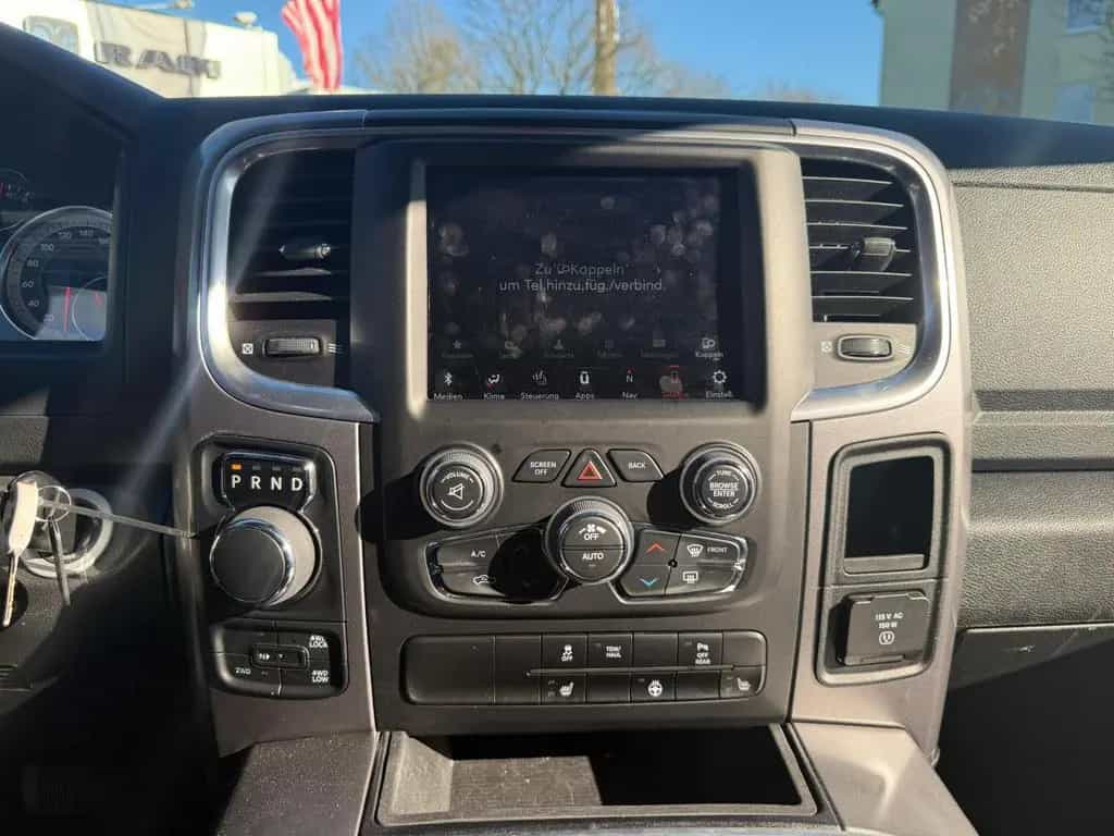 Dodge RAM 1500 SLT Classic 5.7 V8 4x4 unfallfrei 1.HD 08/2024-photo-22