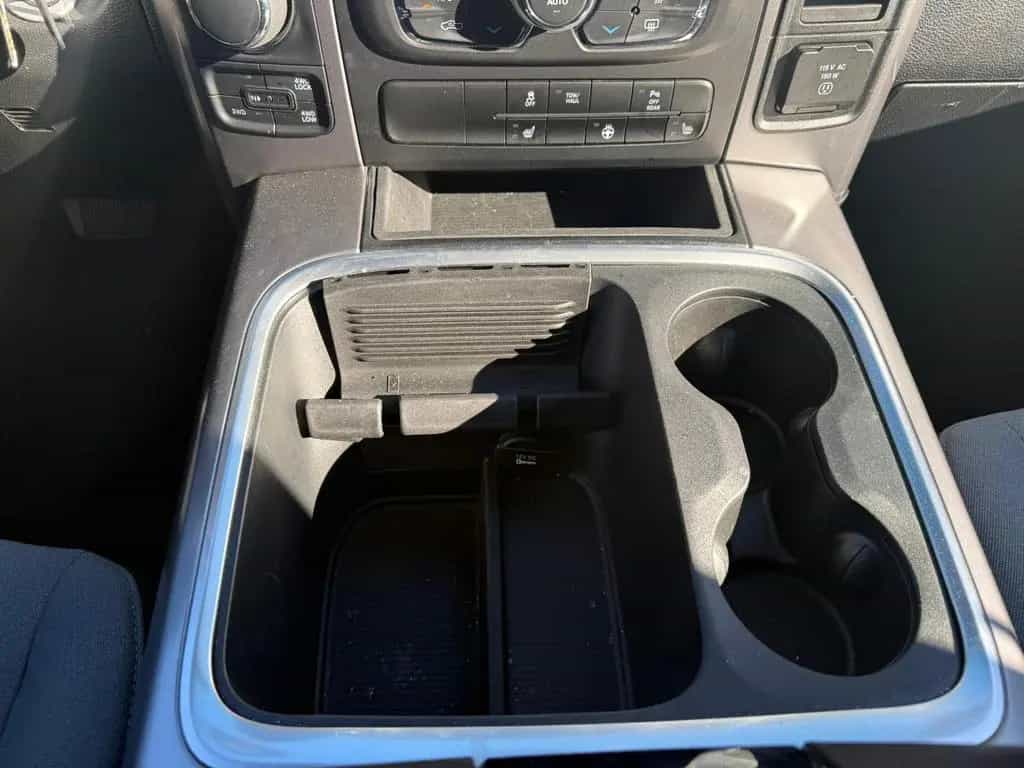 Dodge RAM 1500 SLT Classic 5.7 V8 4x4 unfallfrei 1.HD 08/2024-photo-24