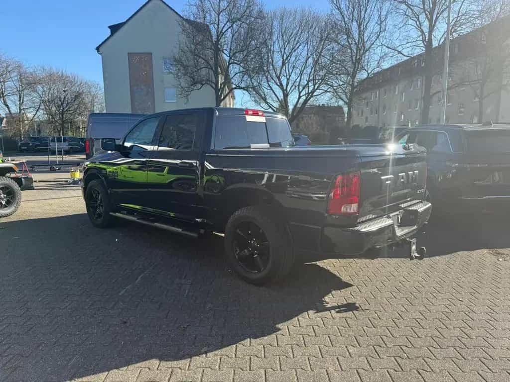 Dodge RAM 1500 SLT Classic 5.7 V8 4x4 unfallfrei 1.HD 08/2024-photo-4