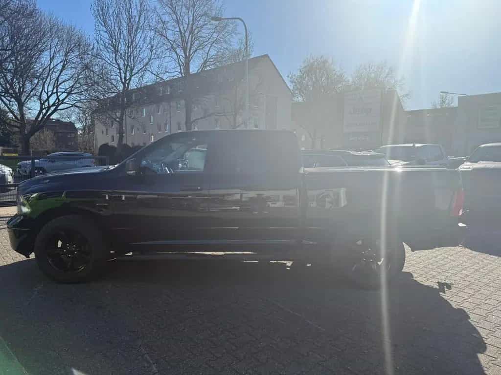Dodge RAM 1500 SLT Classic 5.7 V8 4x4 unfallfrei 1.HD 08/2024-photo-5