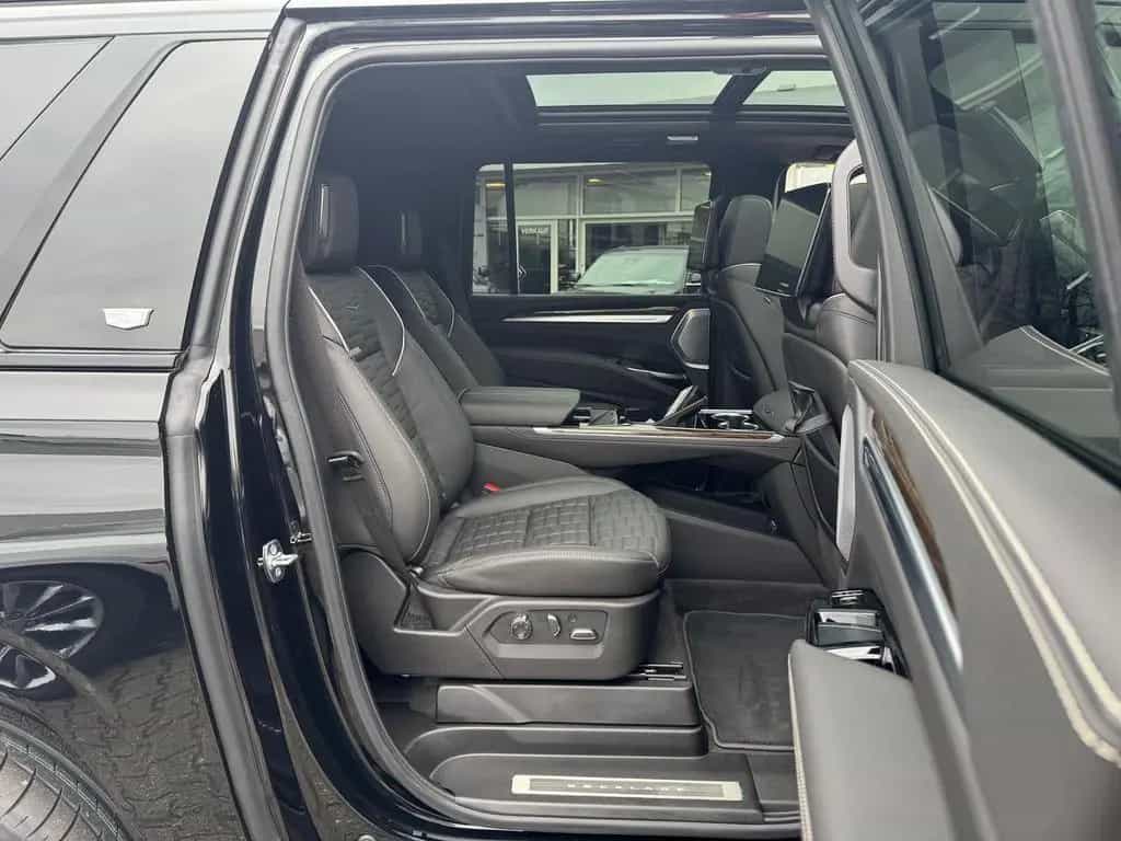 Cadillac Escalade ESV 6.2 V8 Platinum Sport 2026 ABV +24" null-photo-18