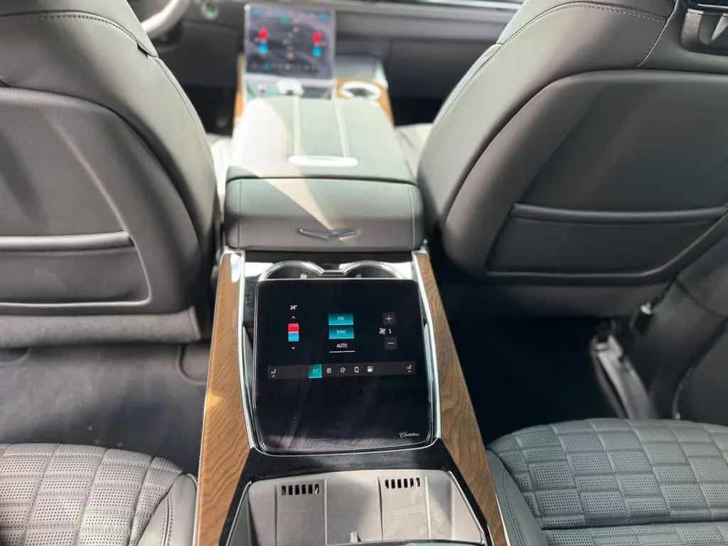 Cadillac Escalade ESV 6.2 V8 Platinum Sport 2026 ABV +24" null-photo-24