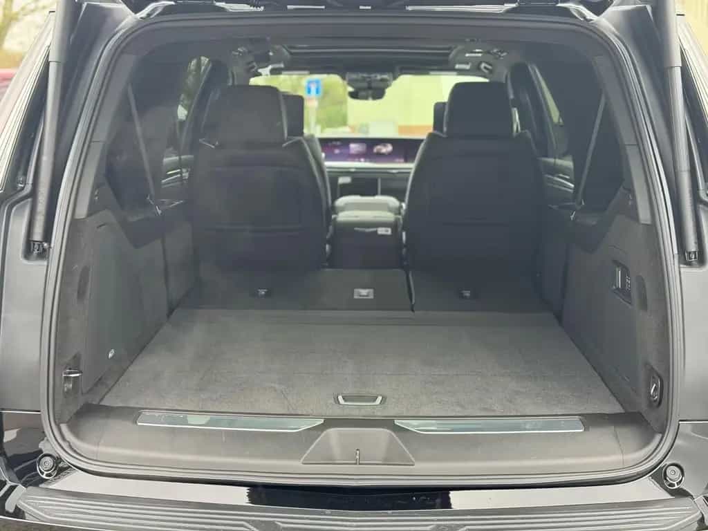 Cadillac Escalade ESV 6.2 V8 Platinum Sport 2026 ABV +24" null-photo-26