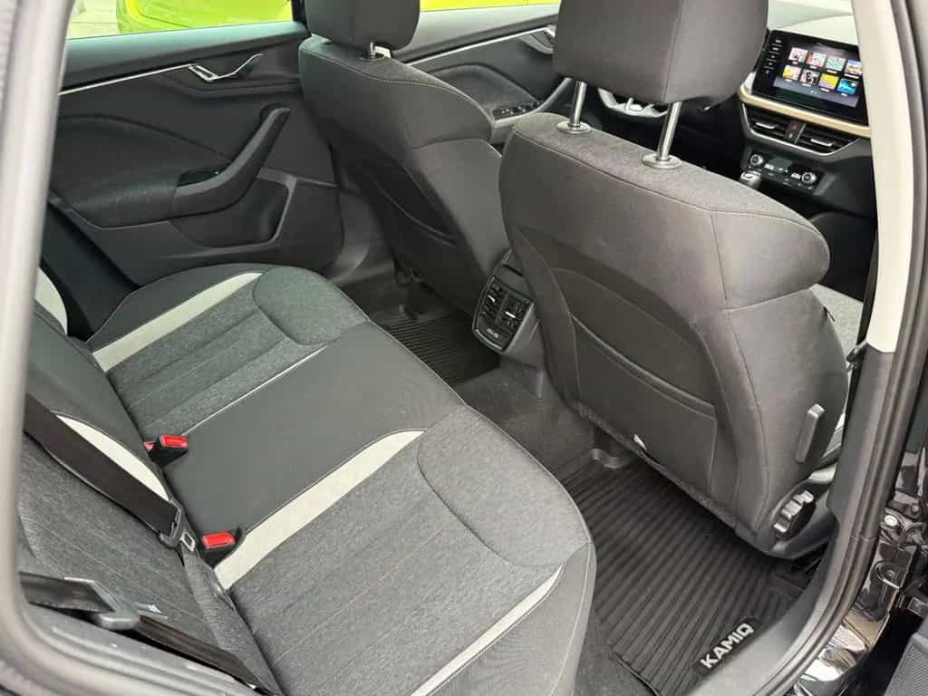 Skoda Kamiq 1.5 Style/LED/Kamera/AppleCar/AHK/ 02/2021-photo-19