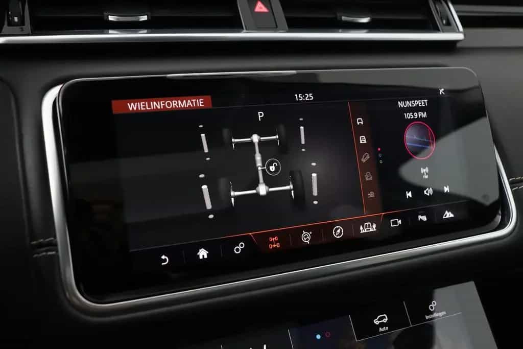 Land Rover Range Rover Rover Velar 2.0 I4 AWD R-Dynamic HSE | pan 07/2017-photo-26