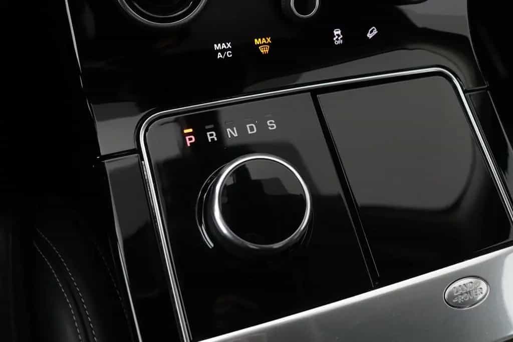 Land Rover Range Rover Rover Velar 2.0 I4 AWD R-Dynamic HSE | pan 07/2017-photo-30