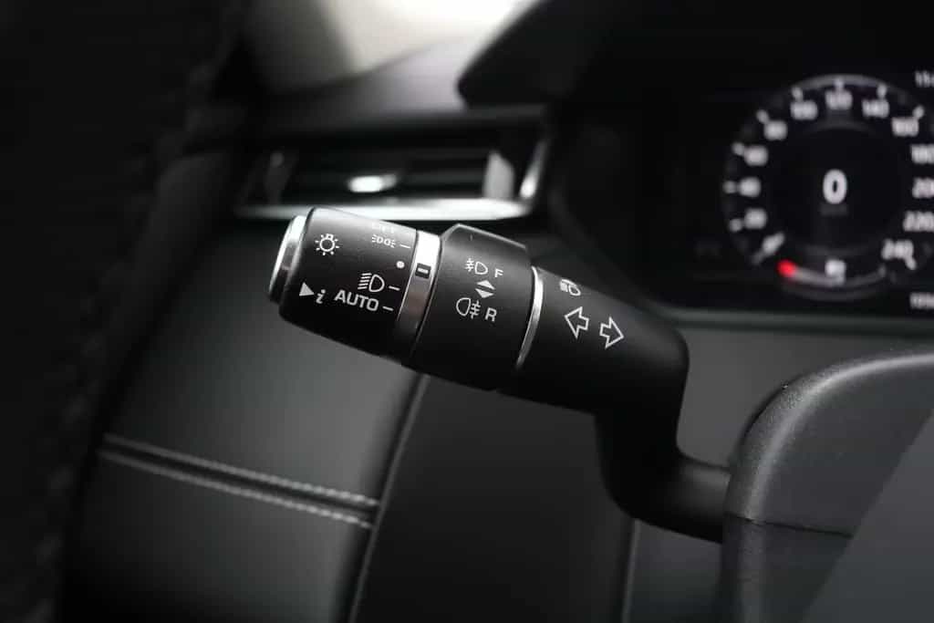 Land Rover Range Rover Rover Velar 2.0 I4 AWD R-Dynamic HSE | pan 07/2017-photo-32