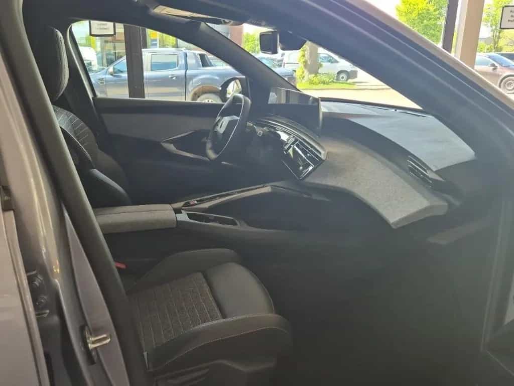 Peugeot 3008 Hybrid Allure AT Shz Navi Kamera 360 03/2025-photo-11