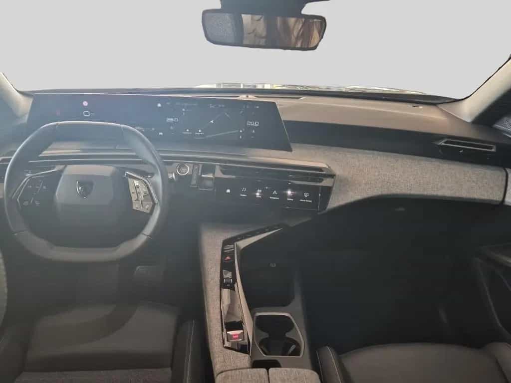 Peugeot 3008 Hybrid Allure AT Shz Navi Kamera 360 03/2025-photo-14