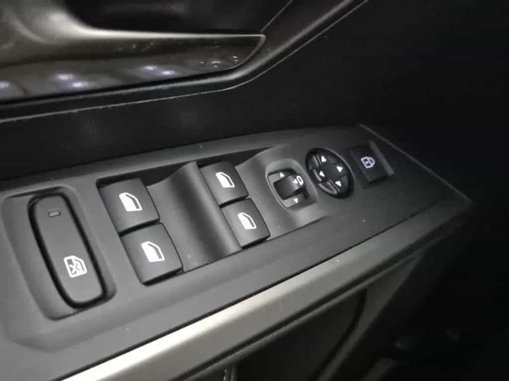 Peugeot 3008 Hybrid Allure AT Shz Navi Kamera 360 03/2025-photo-20