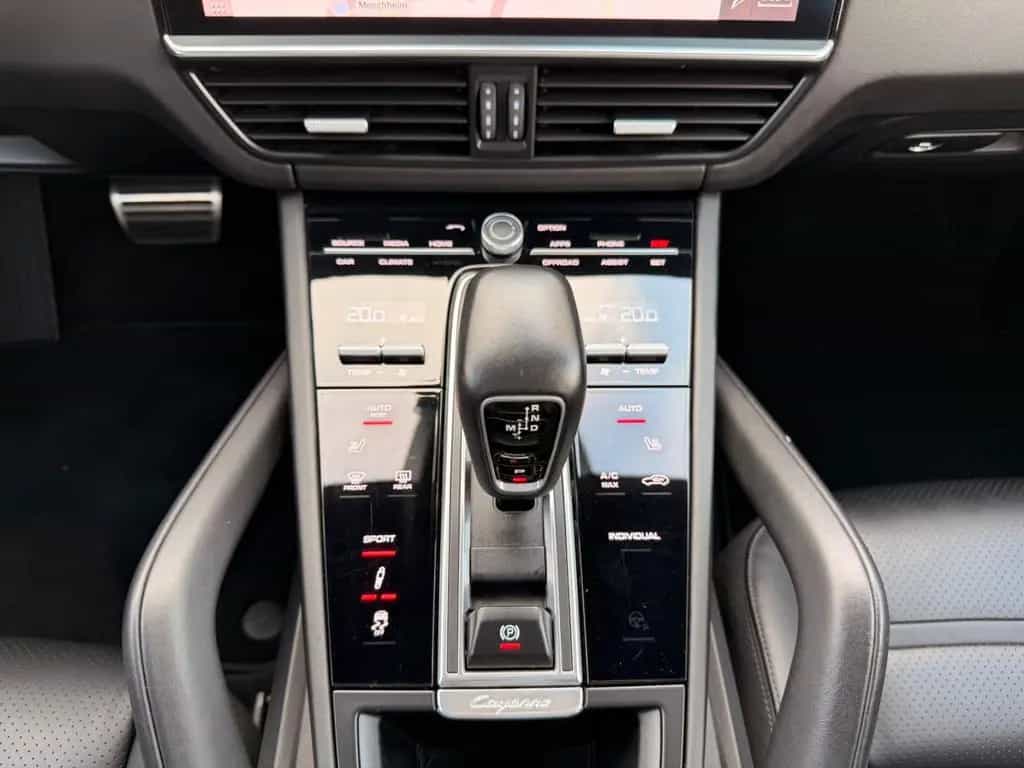 Porsche Cayenne GTS APPROVED 10/28+PANO+MATRIX+BOSE+1.HD 12/2020-photo-34