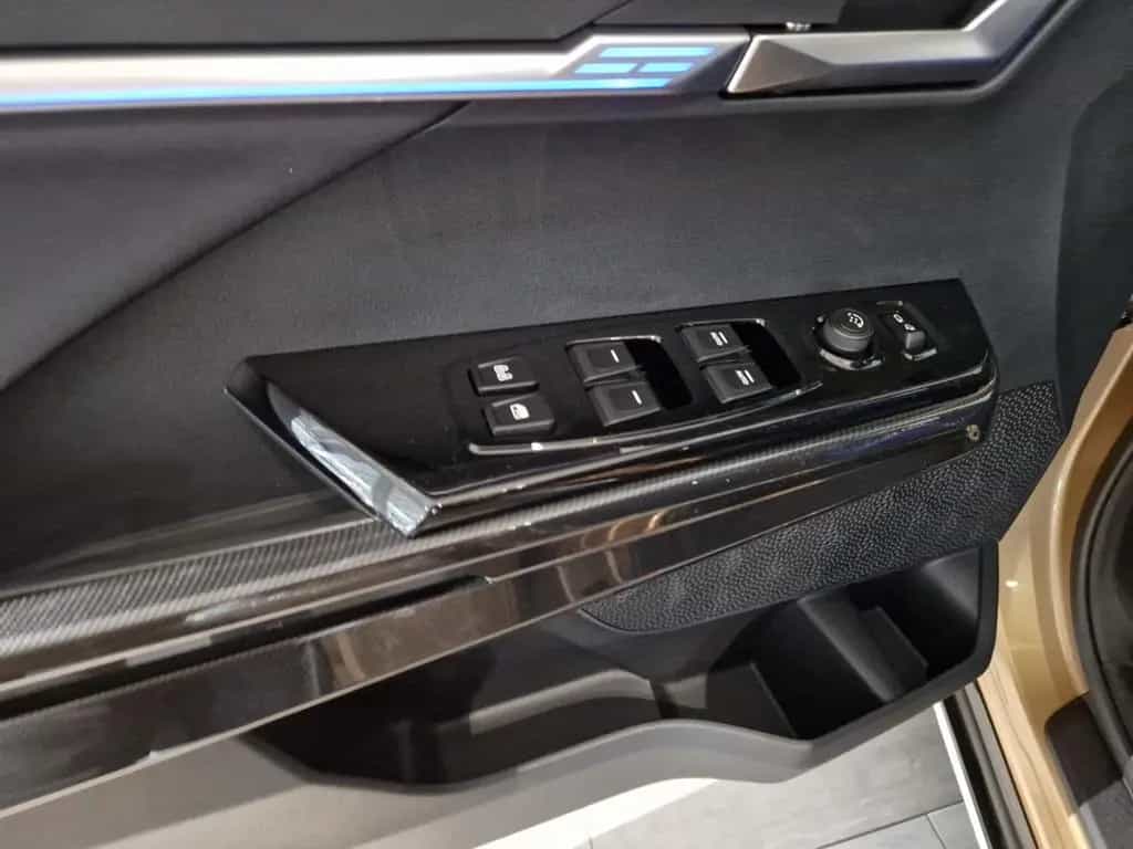 KGM Actyon 1.5T-GDi LUX 2WD Automatik Navi Sitzheizu 01/2026-photo-6