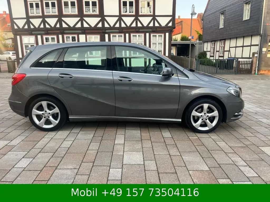 Mercedes-Benz B-Class 200 Xenon Navi S-Heft MB TÜV-Neu 01/2012-photo-6