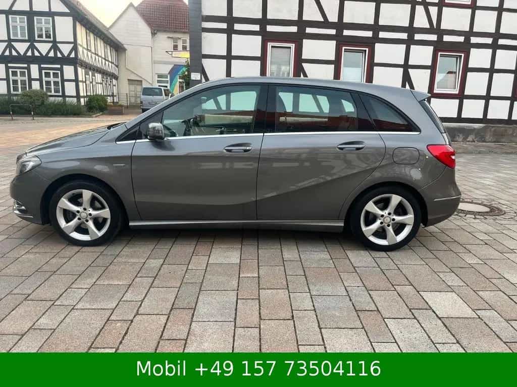 Mercedes-Benz B-Class 200 Xenon Navi S-Heft MB TÜV-Neu 01/2012-photo-7