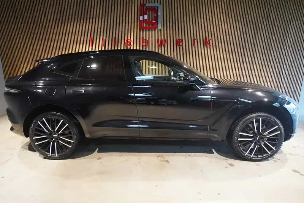 Aston Martin DBX 4.0 V8-BRD-U-frei-Schwarz/Braun-23 Zoll-9TKM 08/2024-photo-0