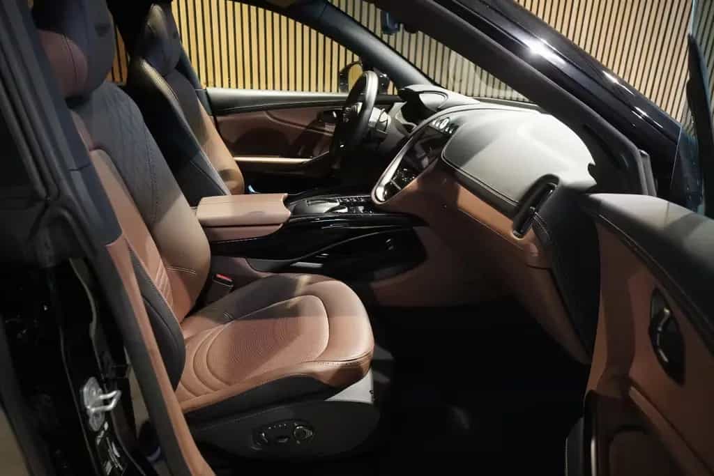 Aston Martin DBX 4.0 V8-BRD-U-frei-Schwarz/Braun-23 Zoll-9TKM 08/2024-photo-11