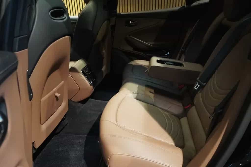 Aston Martin DBX 4.0 V8-BRD-U-frei-Schwarz/Braun-23 Zoll-9TKM 08/2024-photo-13