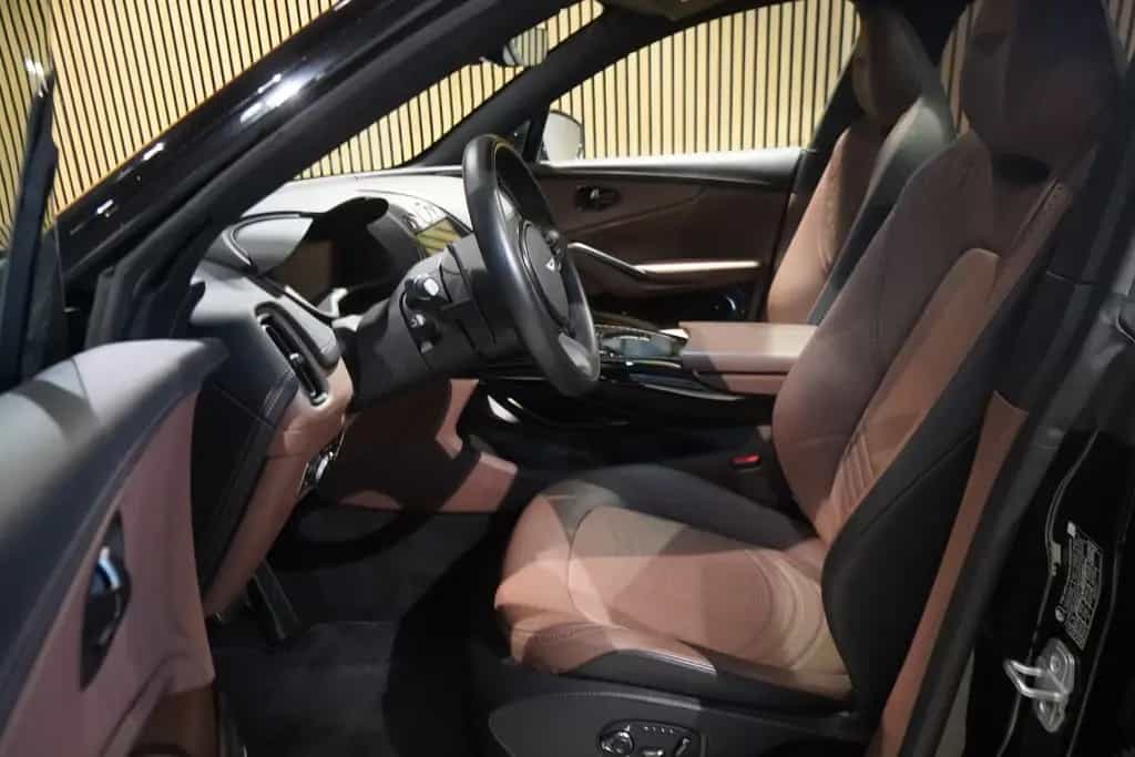 Aston Martin DBX 4.0 V8-BRD-U-frei-Schwarz/Braun-23 Zoll-9TKM 08/2024-photo-5