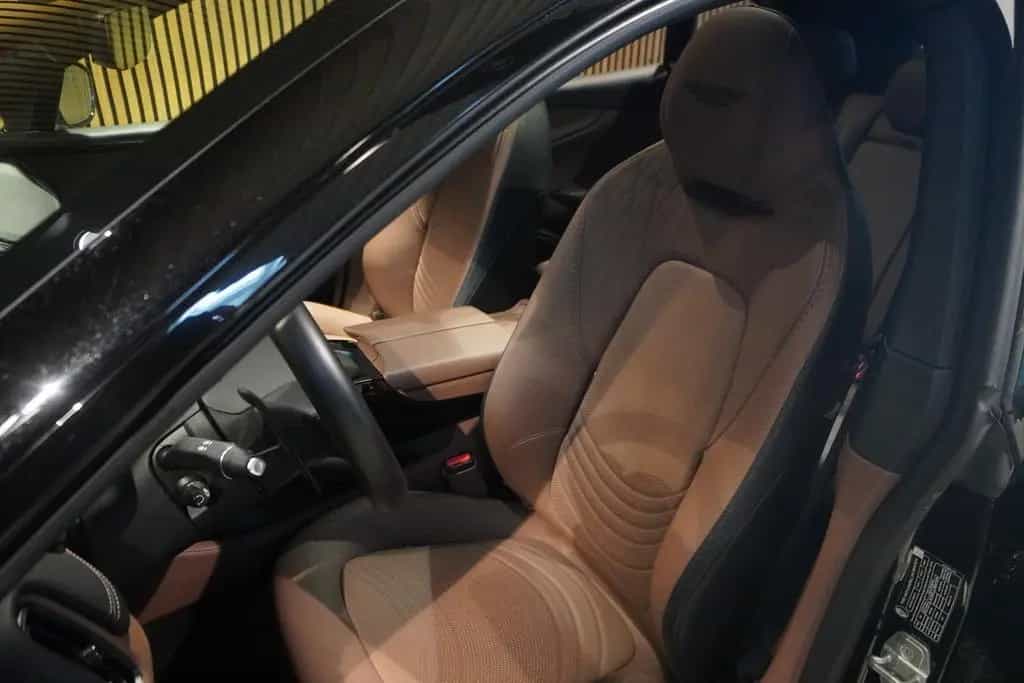Aston Martin DBX 4.0 V8-BRD-U-frei-Schwarz/Braun-23 Zoll-9TKM 08/2024-photo-9